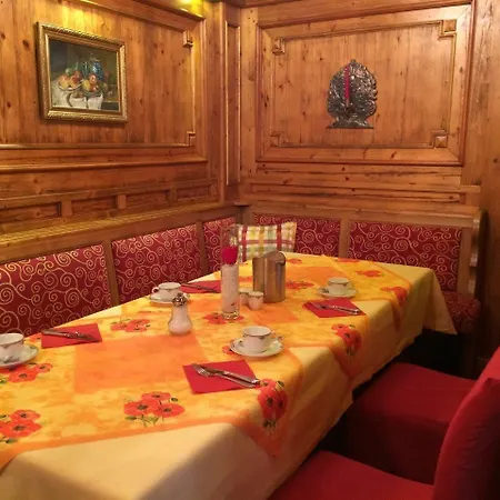 Augsburger Hof מלון