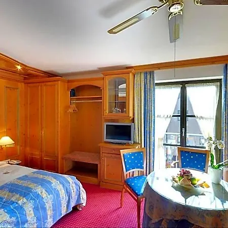 Hotel Augsburger Hof 4*