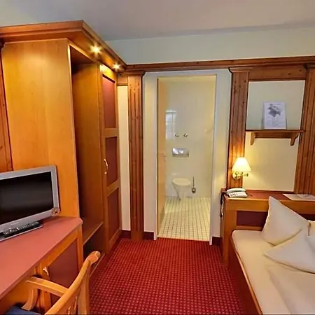 Augsburger Hof Hotel 4*