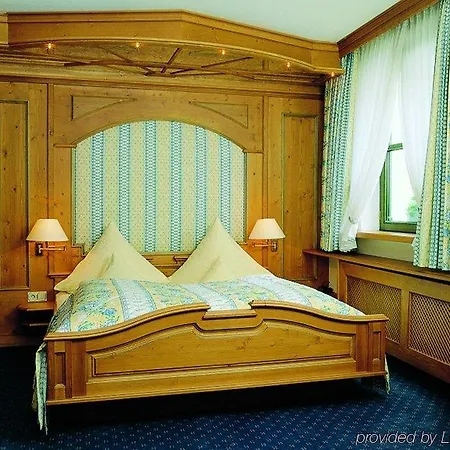 Augsburger Hof 4*