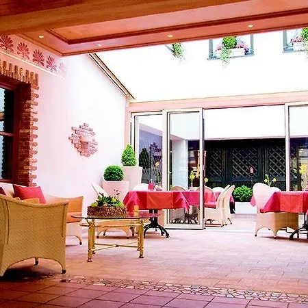 Augsburger Hof מלון 4*